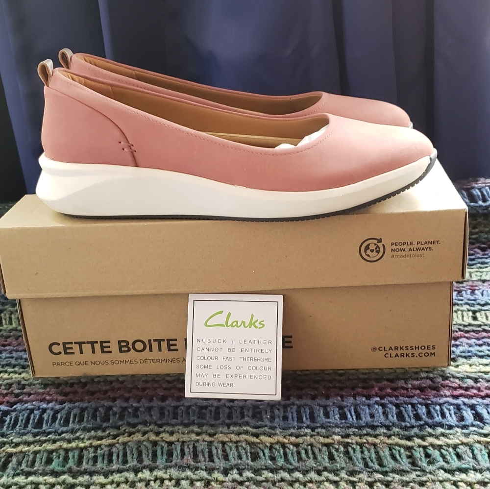 NIB  Clark's pink slip ons